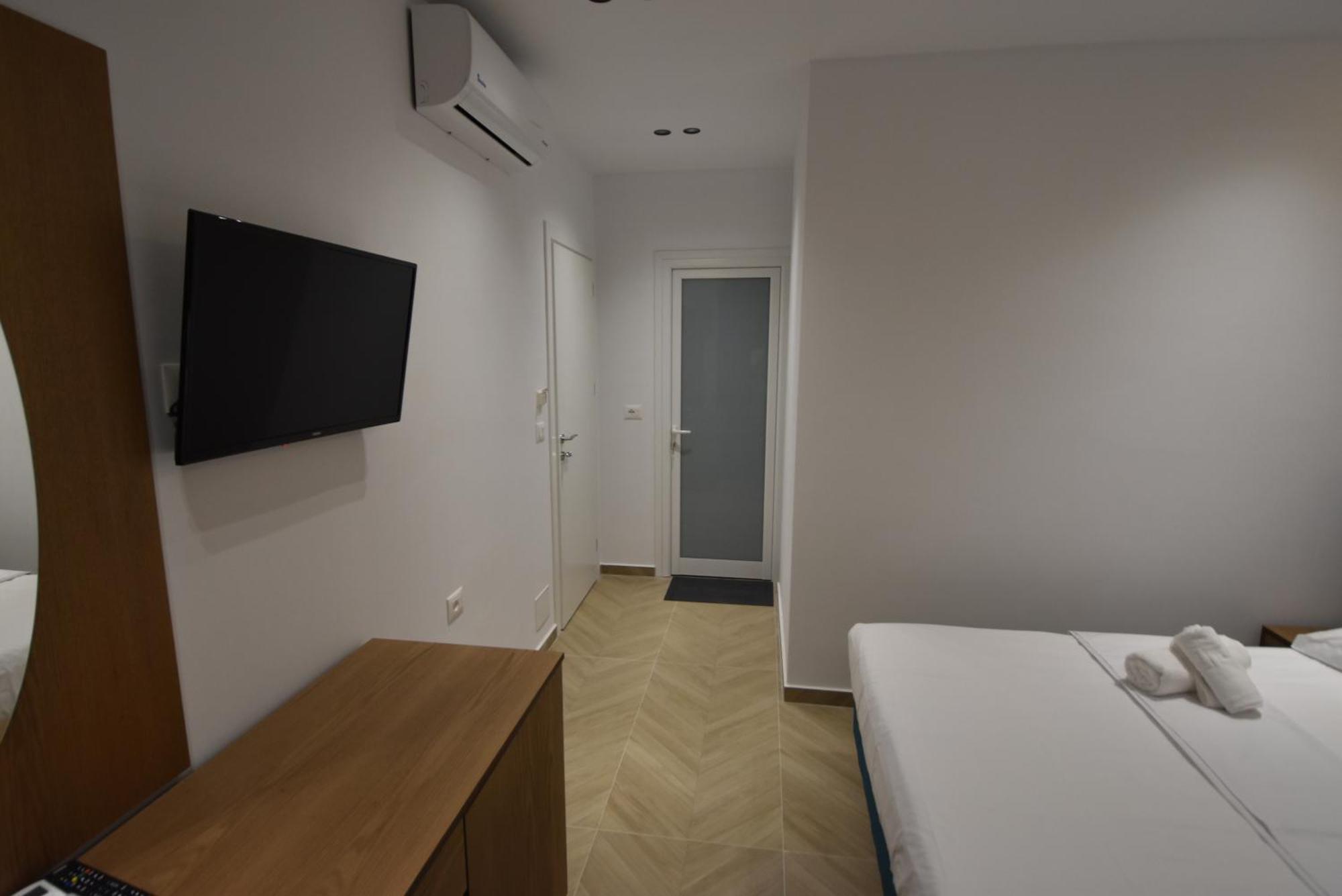 Agimi Hotel Ksamil Exterior photo